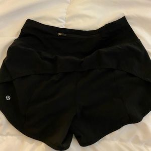 Lululemon black size 6 speed up shorts